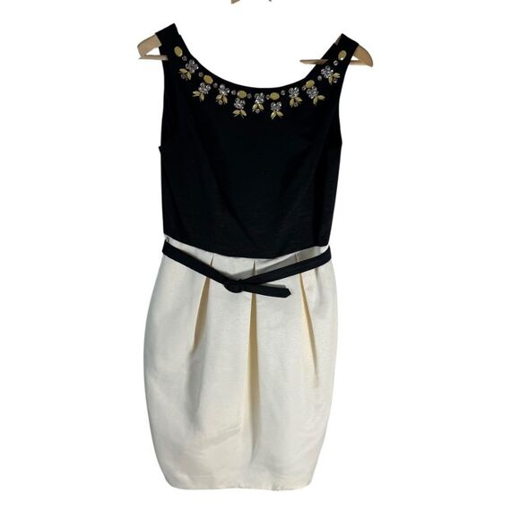 Eliza J Women's Ivory/Black Belted Beaded Tulip Dress Sz 6 - Picture 3 of 11